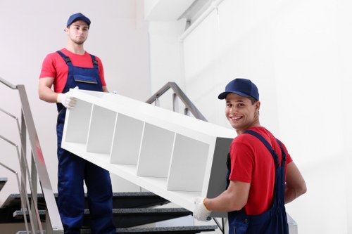 Local unpacking help in a South Kensington apartment