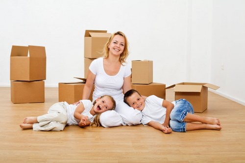 Local house moving service supporting a South Kensington move
