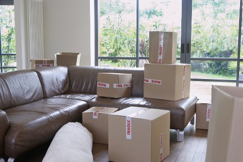 Local removals planning with packing and protection for fragile items